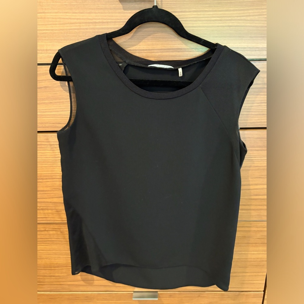 T Tahari Tank top in Size Small.